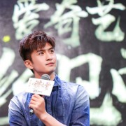 《轩辕剑之汉之云》见面会“辣眼睛”张云龙竟遭于朦胧壁咚
