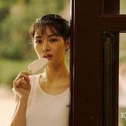 《芳华》：红颜弹指老，刹那芳华