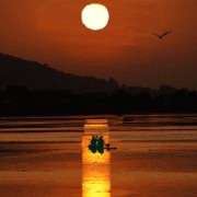 金融对经济发展作用诗词