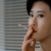 从一代艳星到80亿豪门贵妇，​她是如何逆风翻盘的？