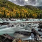 可可托海，听名字像是海，可她不是海。