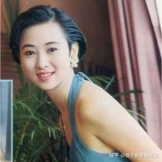 翁虹的美，在挡不住的风情里一览无余