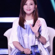 为什么有些男生相对更喜欢听女歌手的歌？