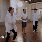 如何评价《天天向上》的同名主题曲《天天向上》？