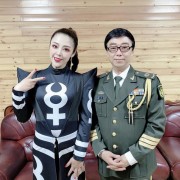 歌手胡艾莲出席华语歌手明阳“最亲的人”感恩家乡演唱会