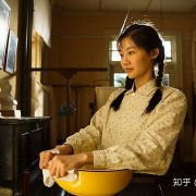 《芳华》：红颜弹指老，刹那芳华