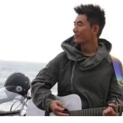 他写了一首歌找任贤齐被拒，被黄品源嫌弃，自己却唱火了12年